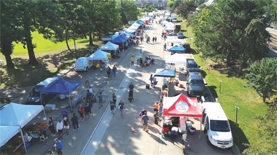 Arial photo of the market along Park Avenue