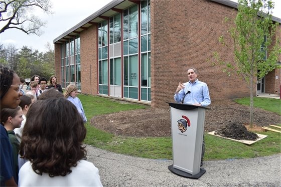 Mayor Shapiro speaking at Arbor Day tree planting