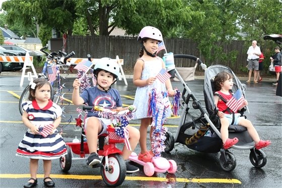 Children is patriotic clothes at the Bike Parade