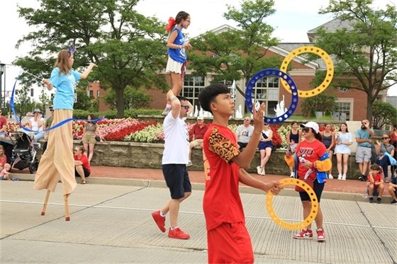 Parade performers